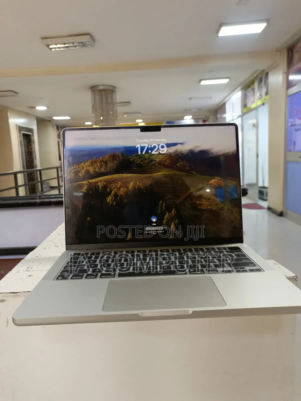 New Apple MacBook Pro 2023 M3 14-Inch 8GB Apple M3 Pro SSD 512GB