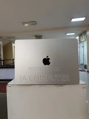 New Apple MacBook Pro 2023 M3 14-Inch 8GB Apple M3 Pro SSD 512GB