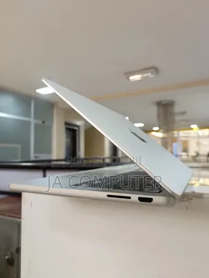 New Apple MacBook Pro 2023 M3 14-Inch 8GB Apple M3 Pro SSD 512GB