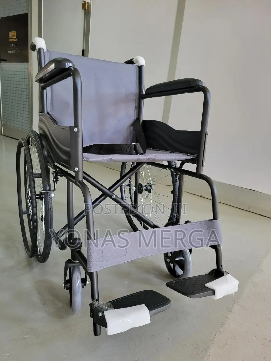 Standard Wheelchair፫虛good Quality for Elderly and Disabled