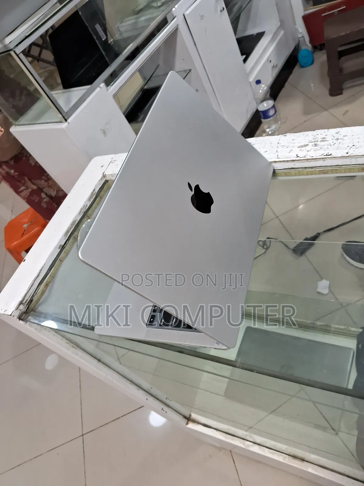 New Laptop Apple MacBook Pro 2023 M3 Pro 14-Inch 8GB Intel SSD 512GB