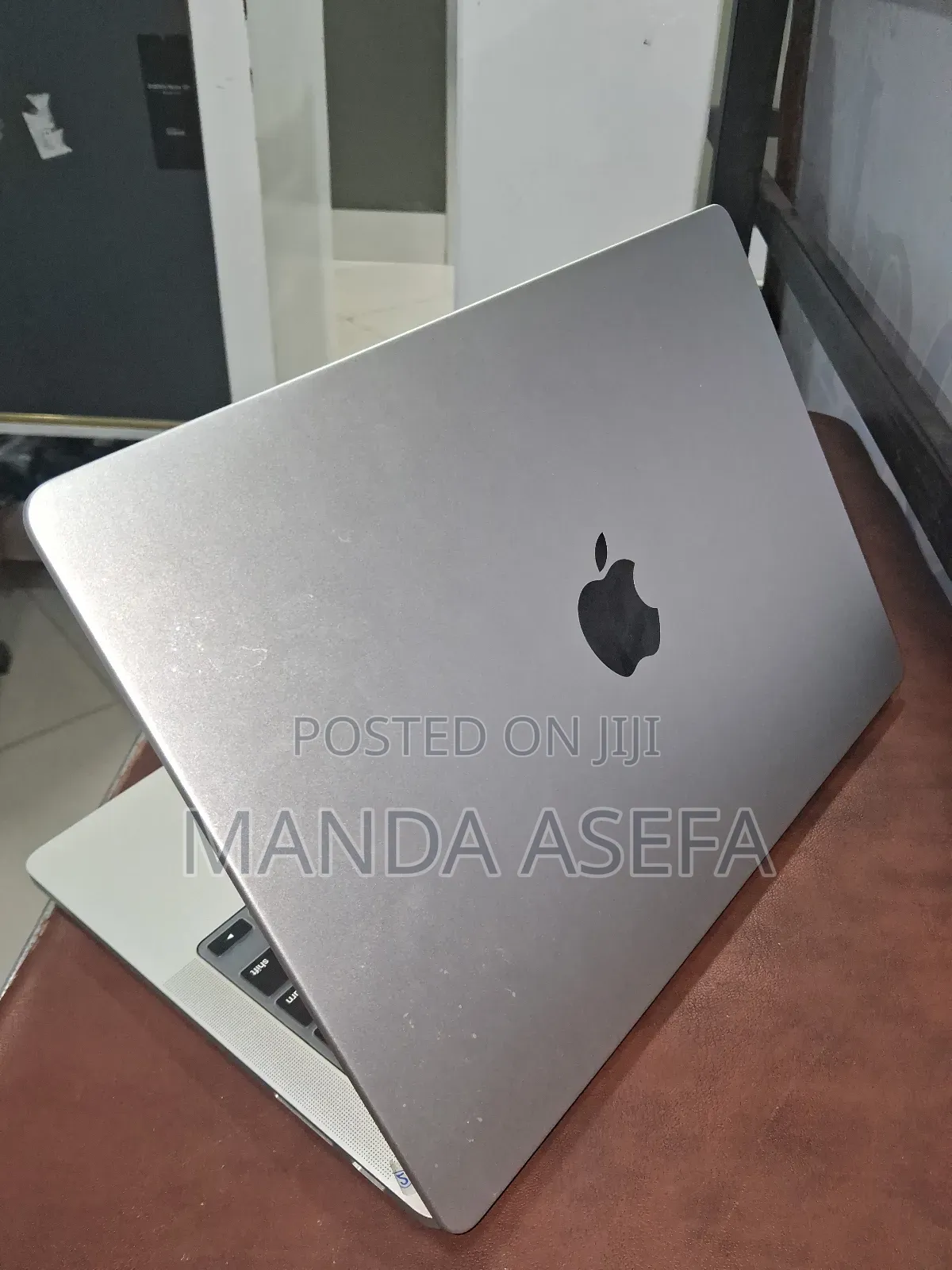 New Laptop Apple MacBook Pro 8GB Apple M3 SSD 512GB