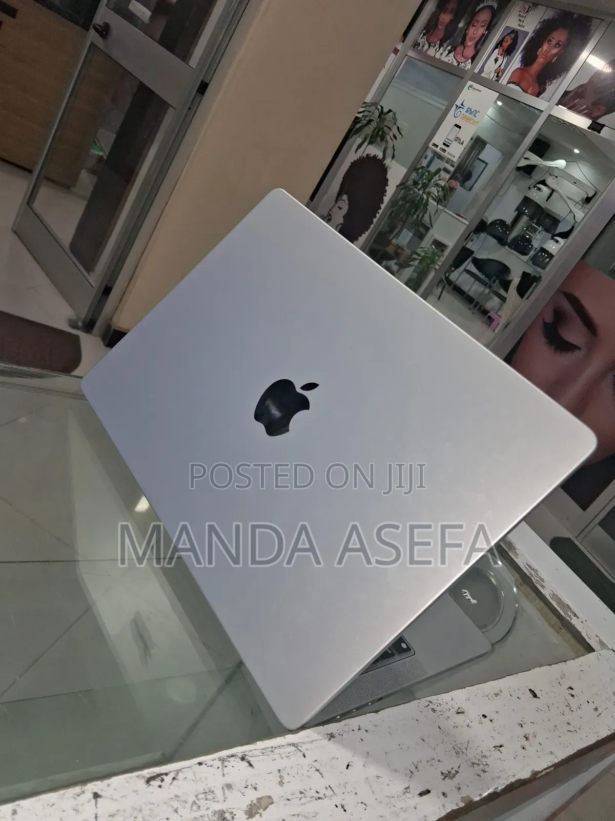 New Laptop Apple MacBook Pro 8GB Apple M3 SSD 512GB