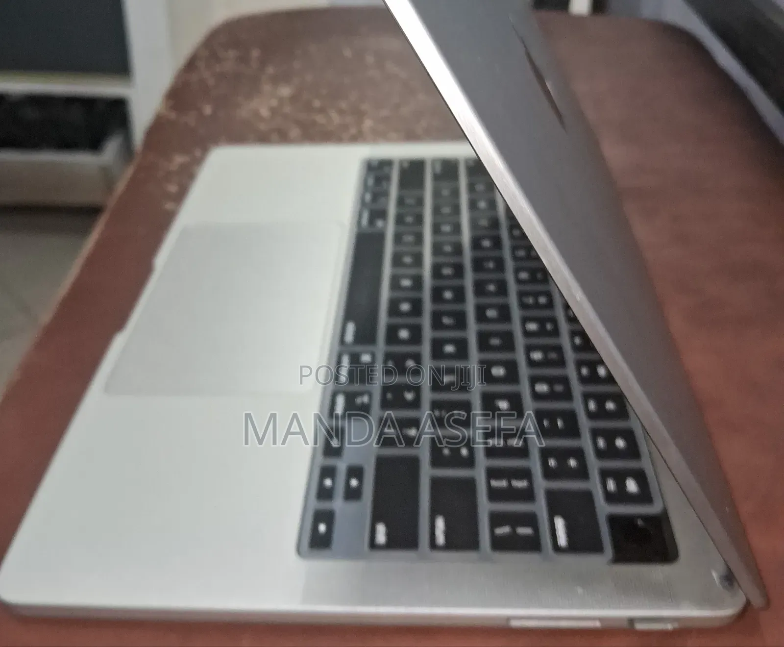 New Laptop Apple MacBook Pro 8GB Apple M3 SSD 512GB