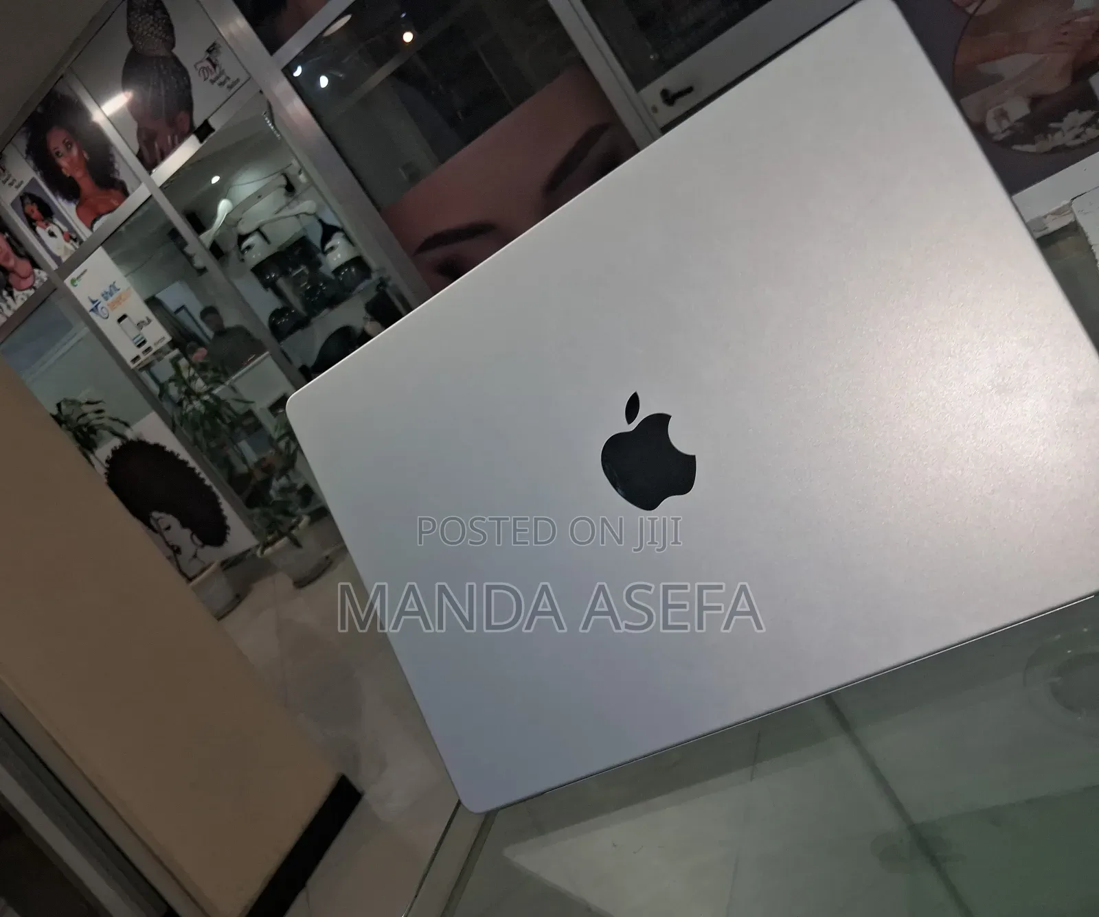 New Laptop Apple MacBook Pro 8GB Apple M3 SSD 512GB