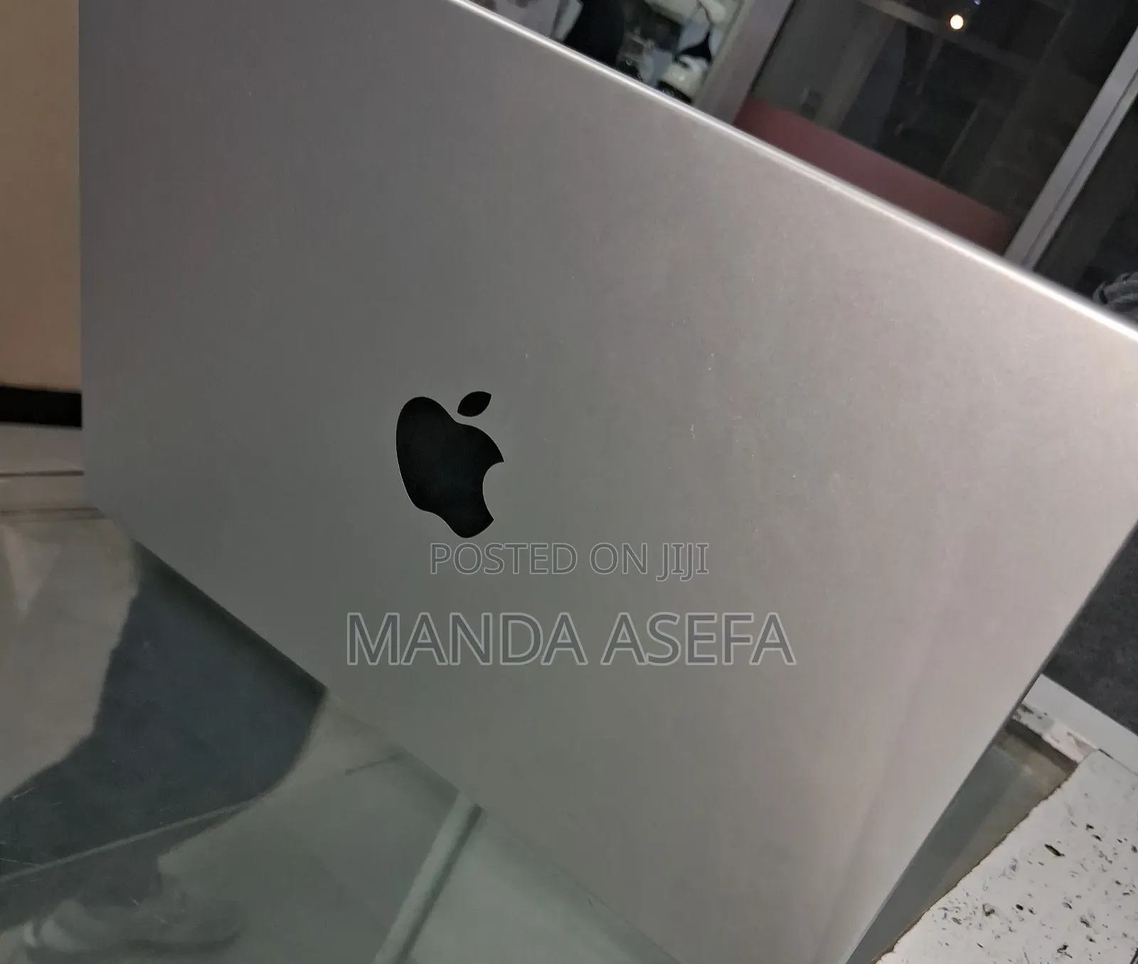 New Laptop Apple MacBook Pro 8GB Apple M3 SSD 512GB