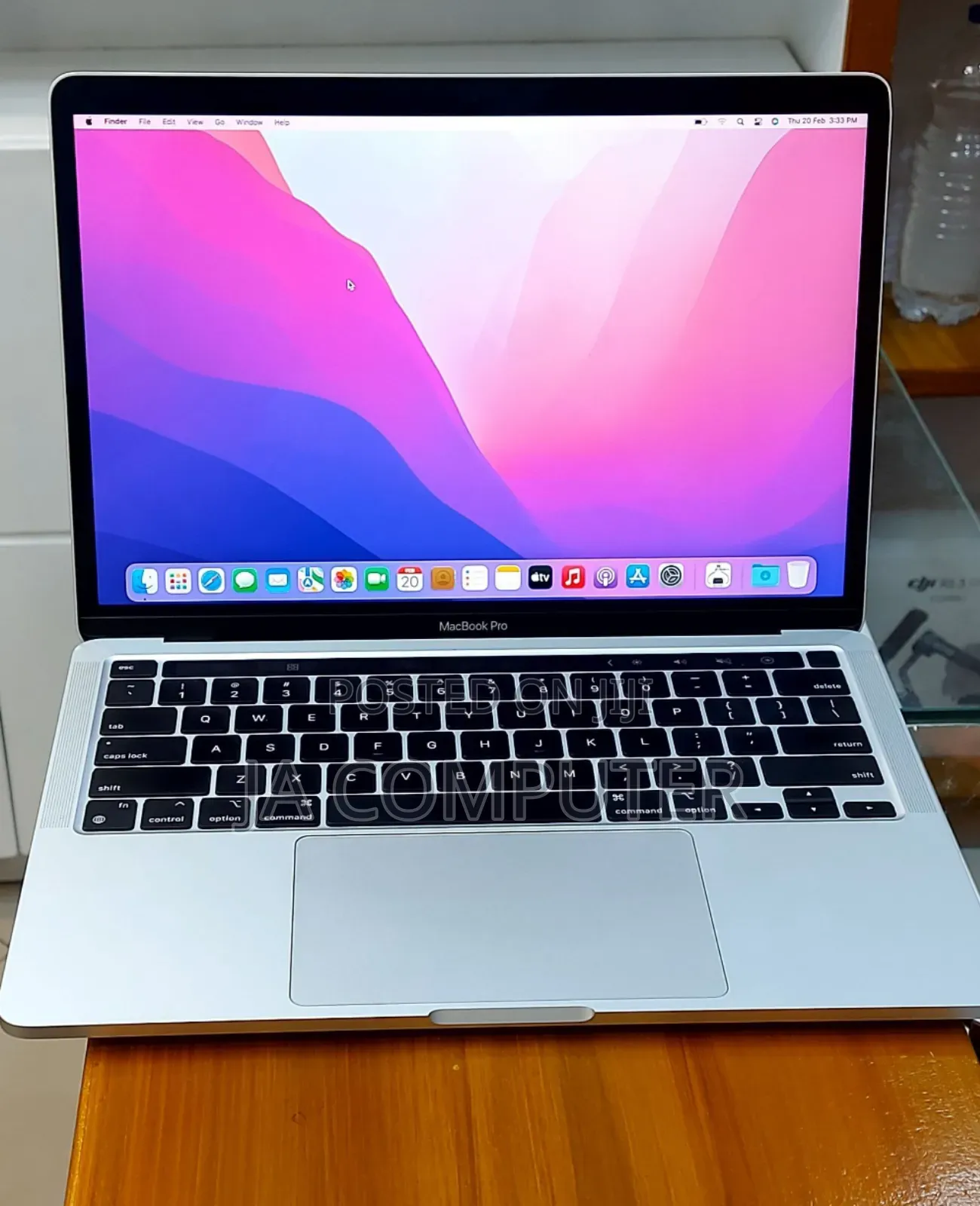 New Laptop Apple MacBook Pro 2020 M1 8GB Apple M1 Pro SSD 512GB