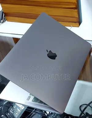 New Laptop Apple MacBook Pro 2020 M1 8GB Apple M1 Pro SSD 256GB