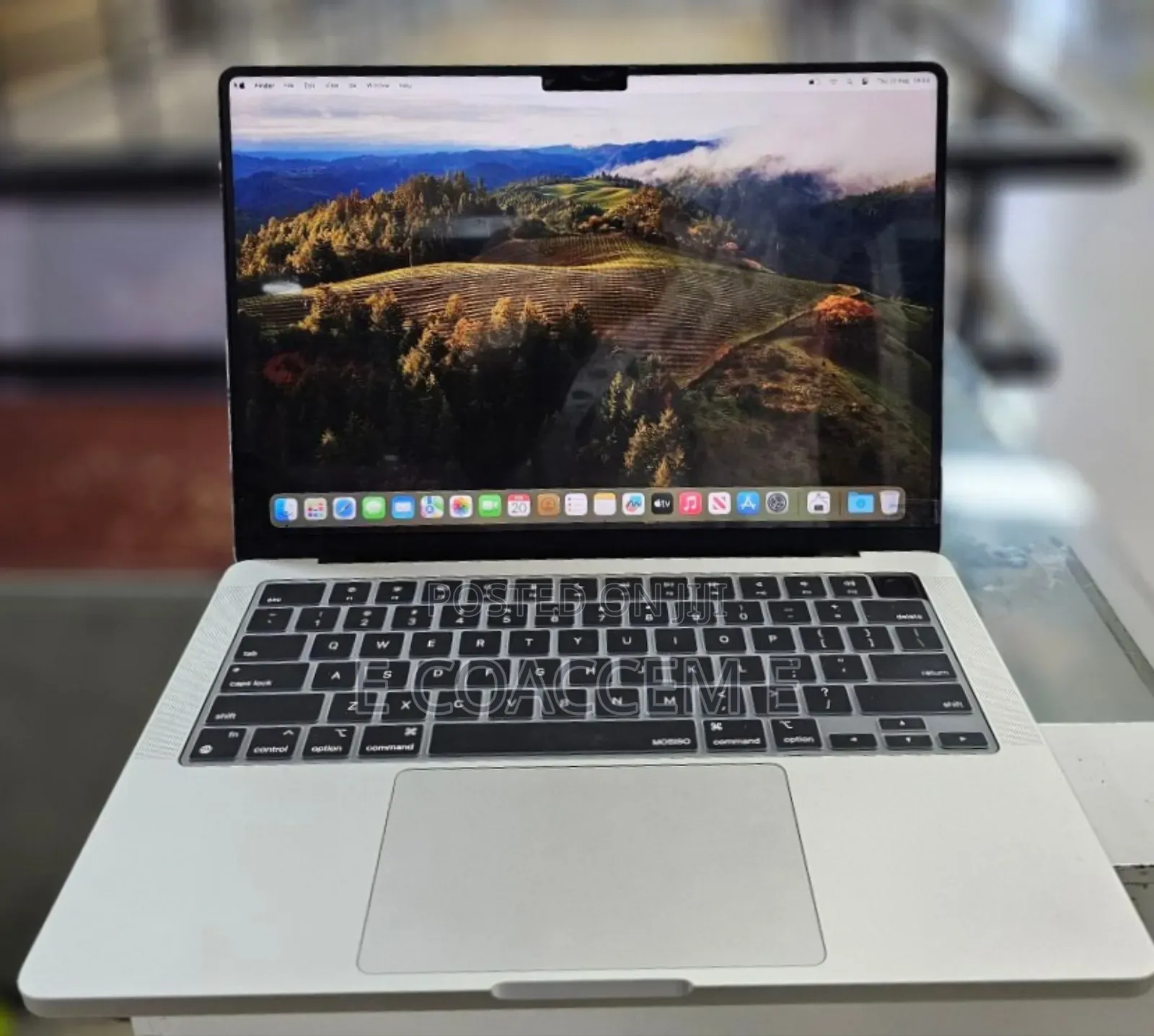 New Laptop Apple MacBook 8GB Apple M3 SSD 512GB
