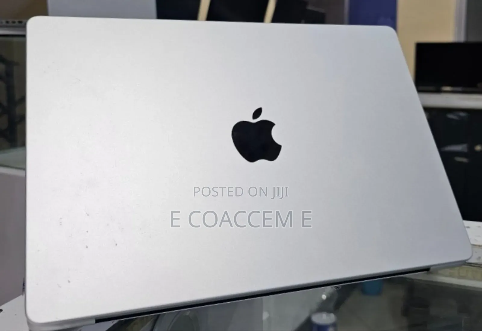 New Laptop Apple MacBook 8GB Apple M3 SSD 512GB