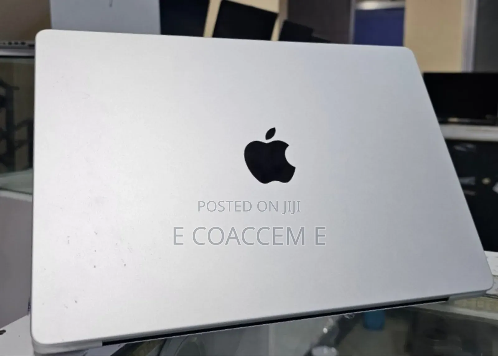 New Laptop Apple MacBook 8GB Apple M3 SSD 512GB