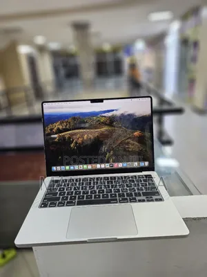 Photo - New Laptop Apple MacBook Pro 8GB Apple M3 SSD 512GB