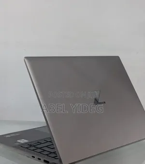 New Laptop HP ZBook Firefly 14 G7 16GB Intel Core I7 SSD 512GB