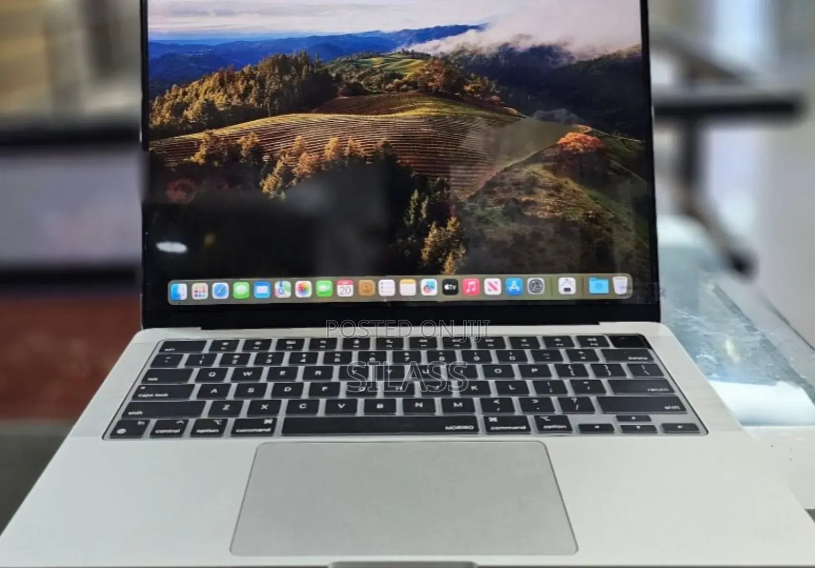 New Laptop Apple MacBook Pro 2023 M3 14-Inch 8GB Apple M3 SSD 512GB