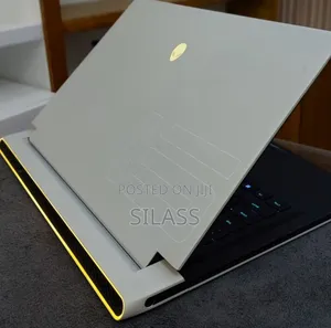 New Laptop Alienware Area-51m 32GB Intel Core I9 SSD 1T
