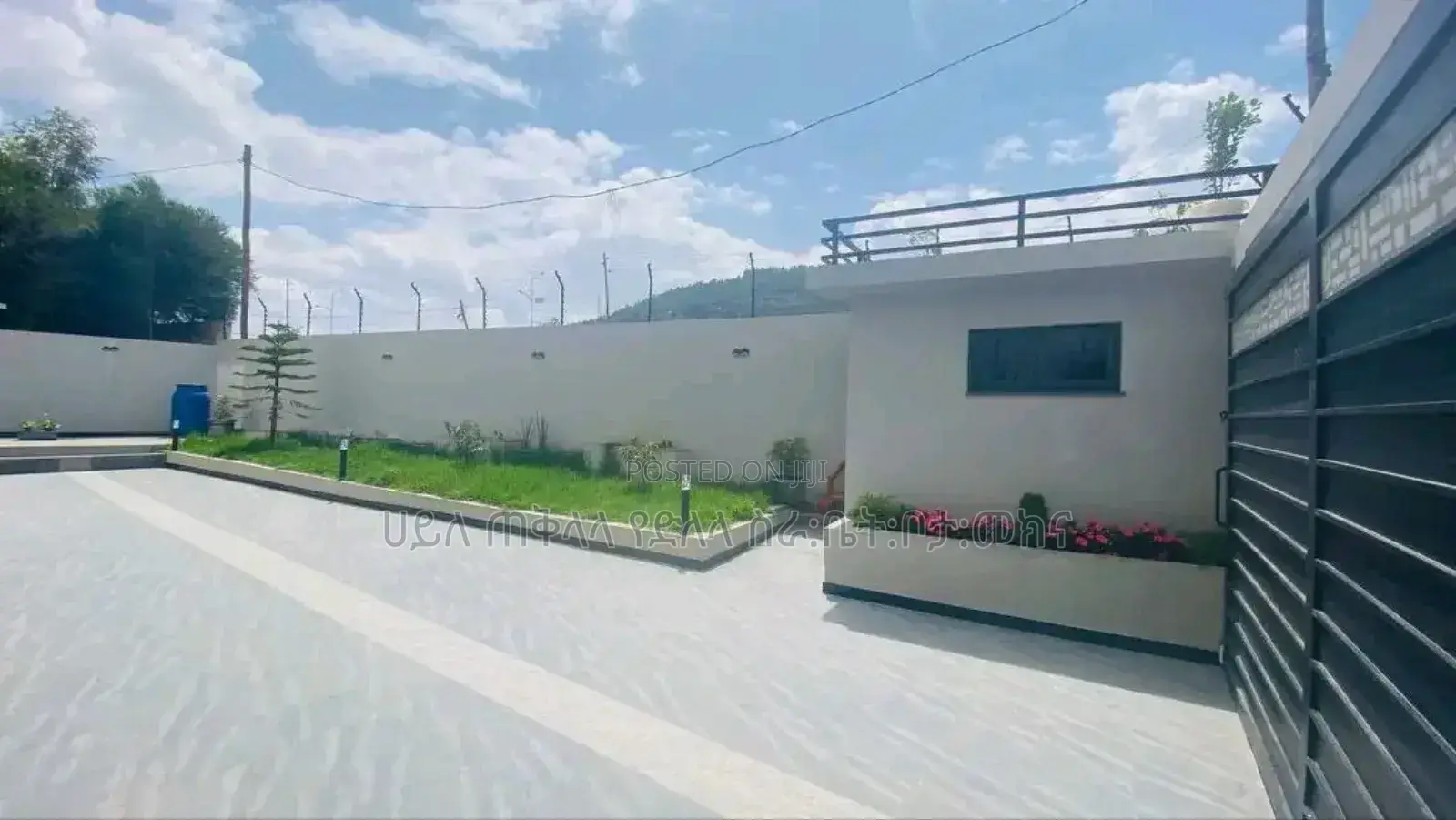 Furnished 12bdrm Townhouse/Terrace in Lebu, Nifas Silk-Lafto for sale