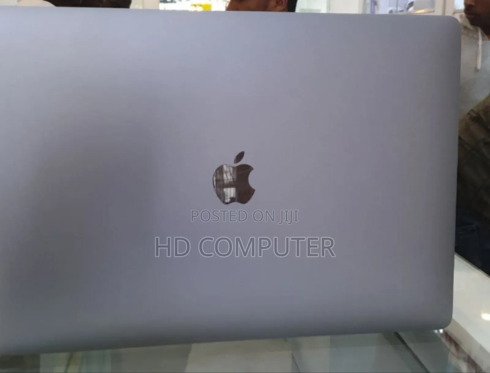 New Laptop Apple MacBook Pro 2019 16GB Intel Core I7 SSD 512GB