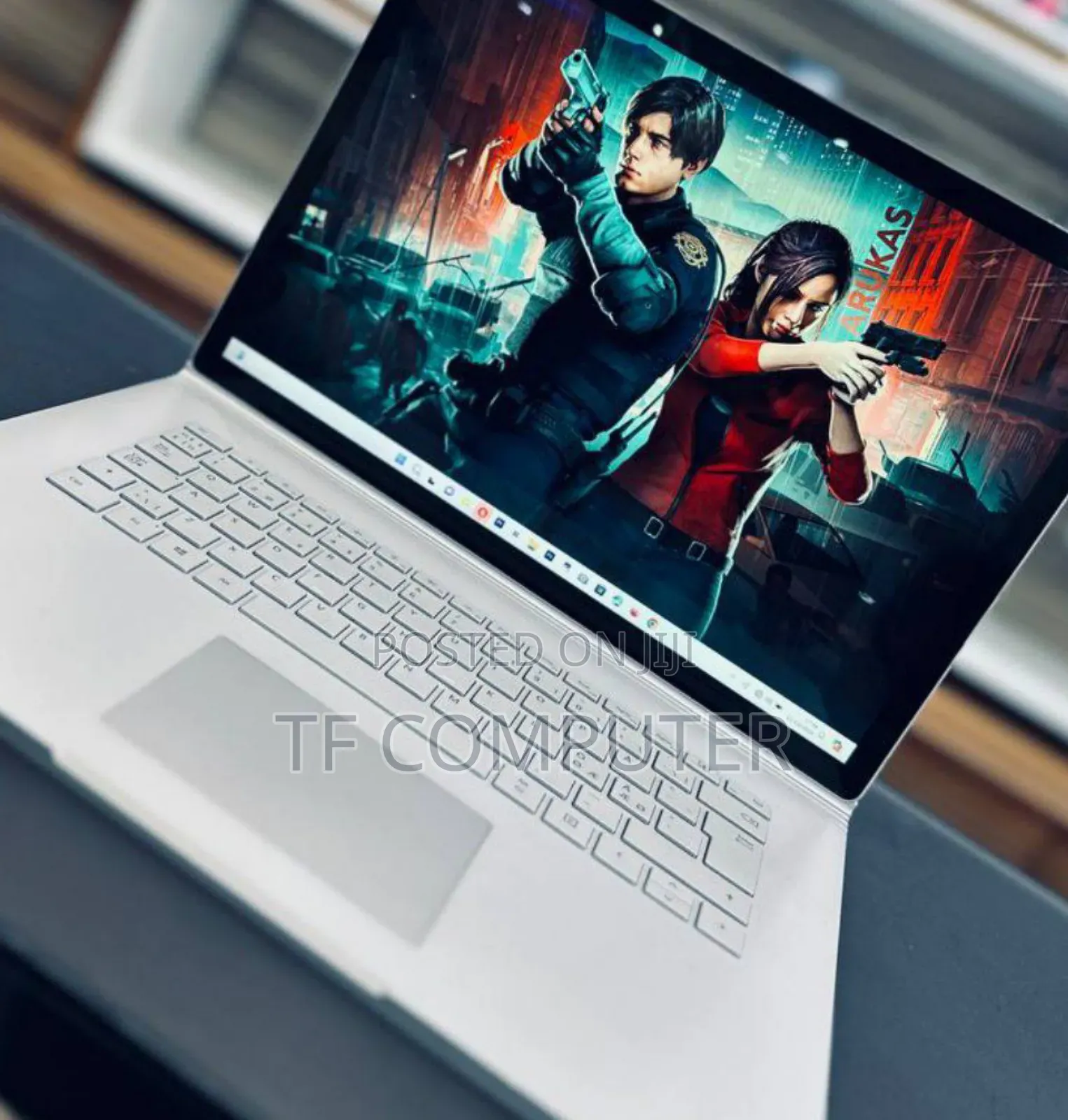 New Laptop Microsoft Surface Book 2 16GB Intel Core I7 SSD 256GB