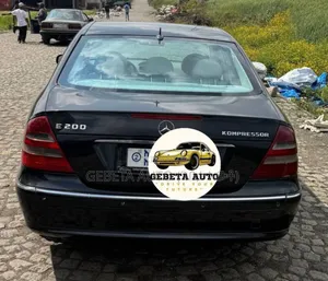 Mercedes-Benz E200 2005 Black