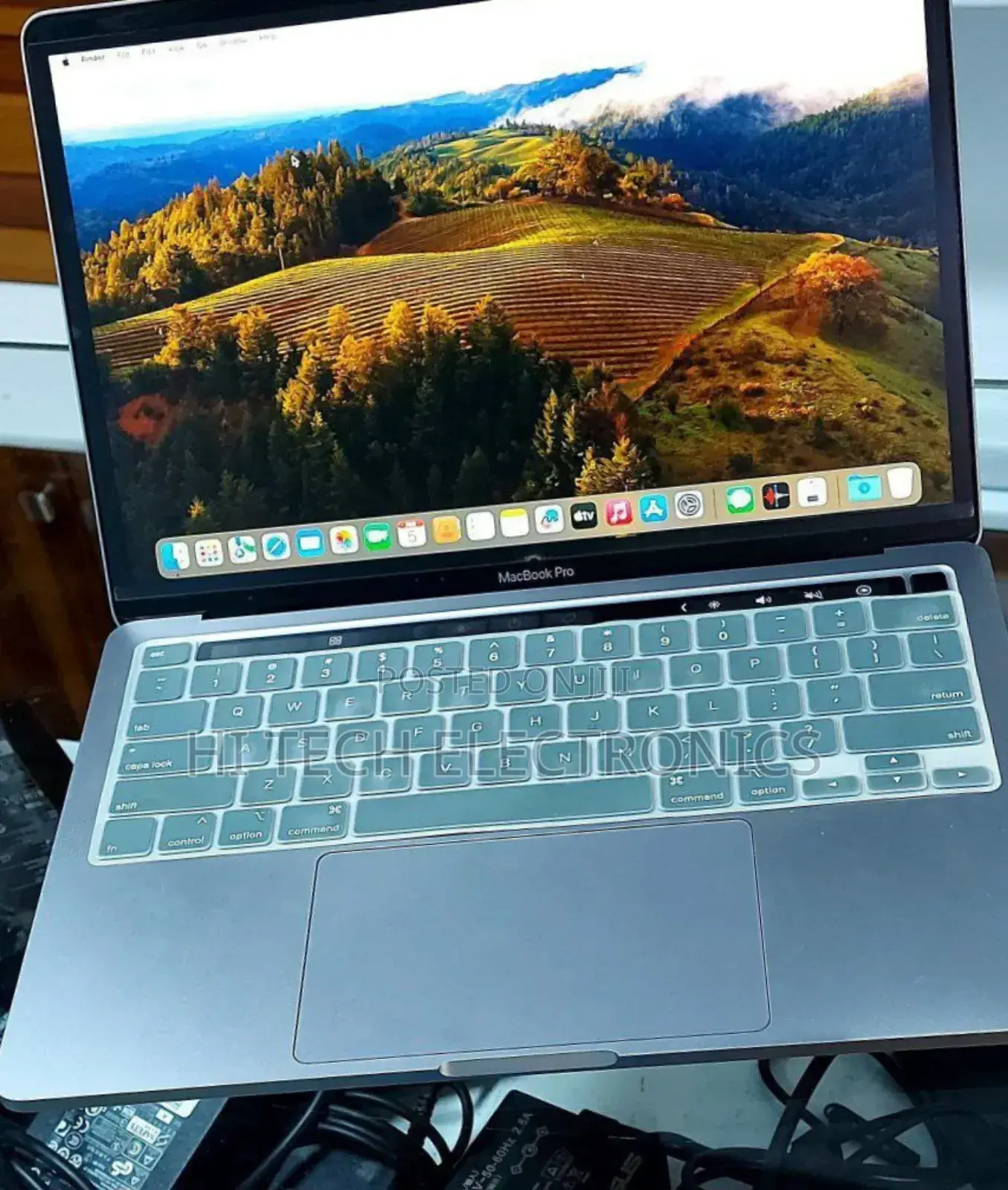 New Laptop Apple MacBook Pro M1 8GB Apple M1 Pro SSD 256GB