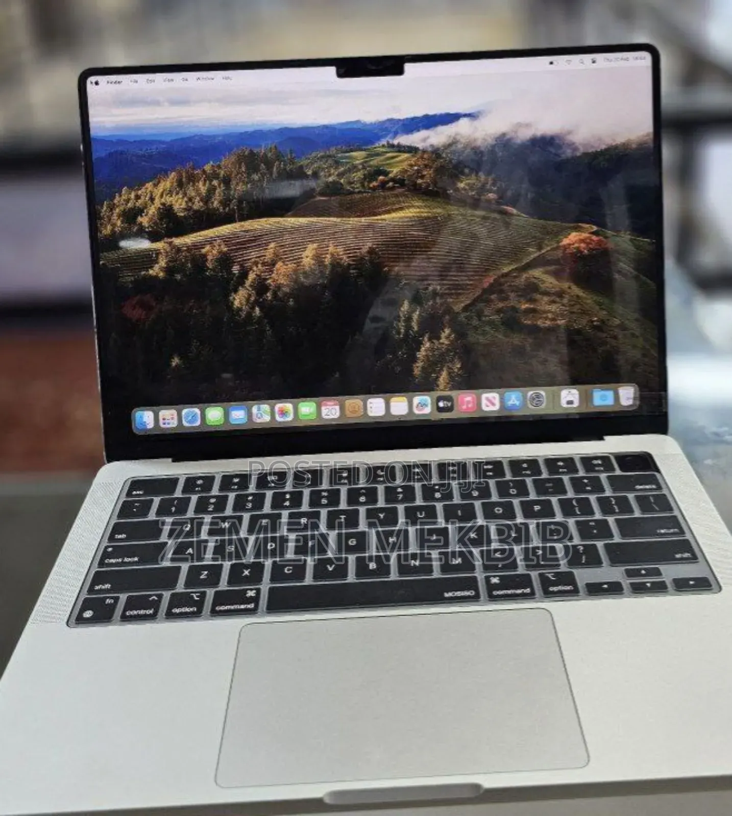 New Laptop Apple MacBook Pro 2023 M3 14-Inch 8GB SSD 512GB