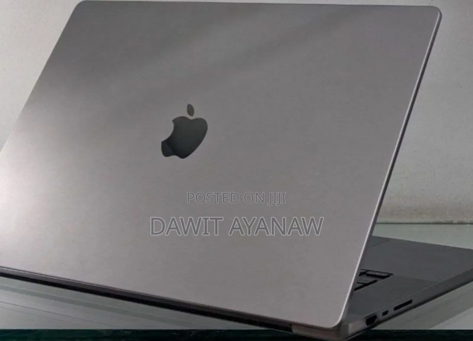 New Laptop Apple MacBook Pro 2020 M1 8GB Apple M1 SSD 512GB