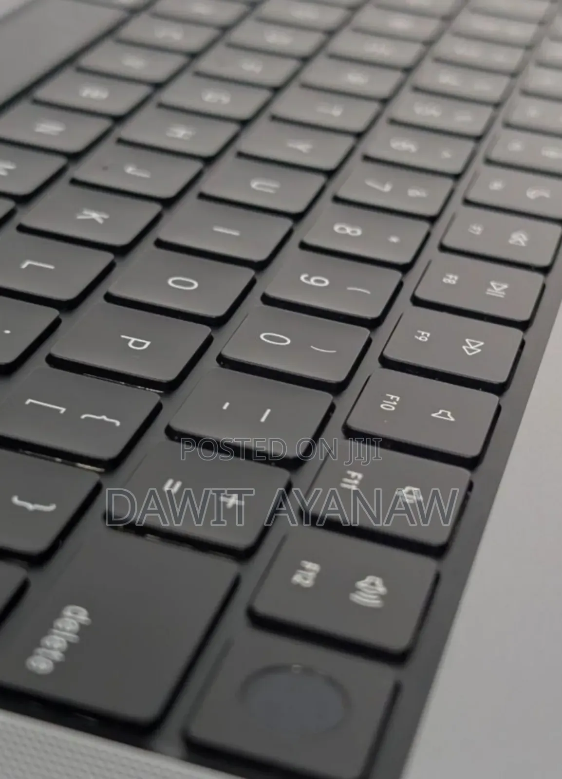 New Laptop Apple MacBook Pro 2020 M1 8GB Apple M1 SSD 512GB