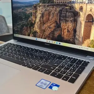 New Laptop Huawei MateBook X Pro 16GB Intel Core I7 SSD 512GB