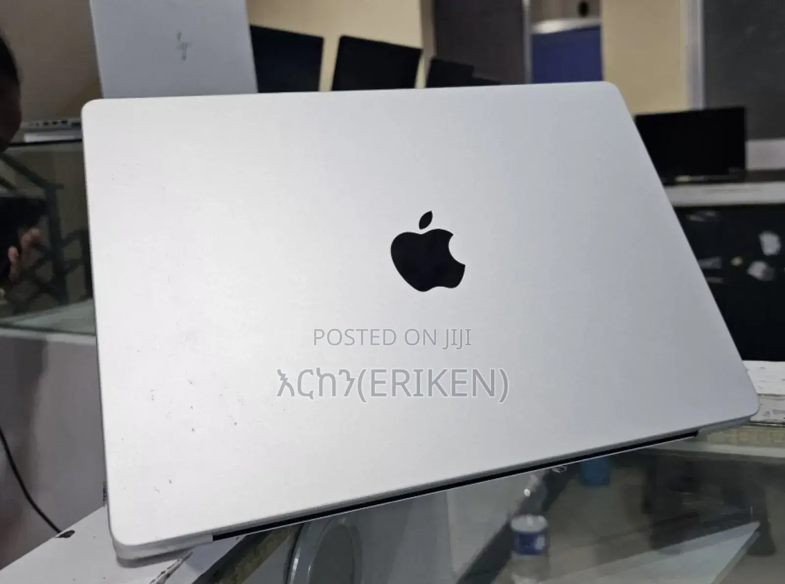 New Apple MacBook Pro 2023 M3 14-Inch 8GB Apple M3 Pro SSD 512GB