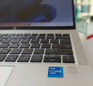 New Laptop HP EliteBook 830 G8 16GB Intel Core I5 SSD 512GB