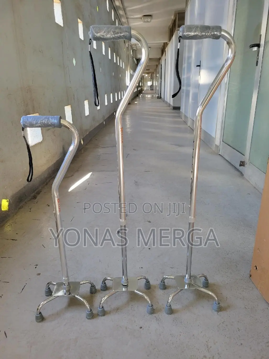 Old Man's Cane Four-Legged Cane፵翔light ESES Anti-Skid Canes