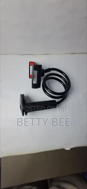 Photo - Phone Adjusted Holder