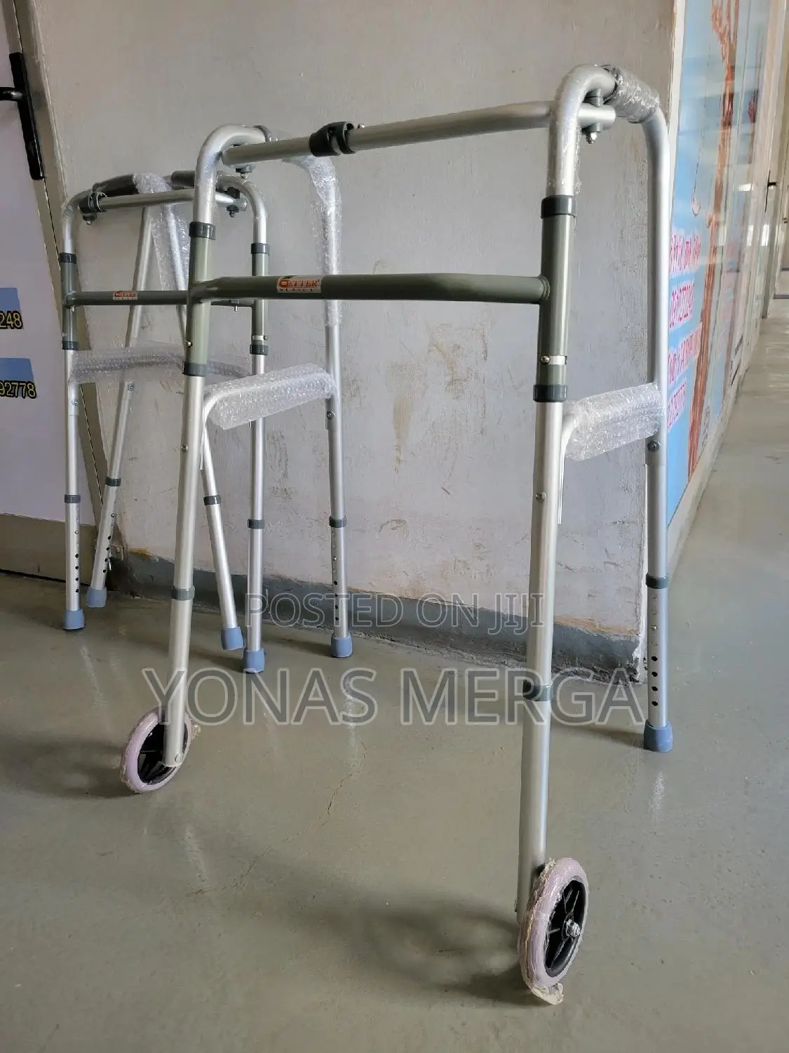 Walker፱香walker₲叫ወከር+Arms While Stepping Into the Walker