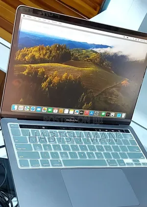 New Laptop Apple MacBook Pro M1 8GB Apple M1 SSD 256GB