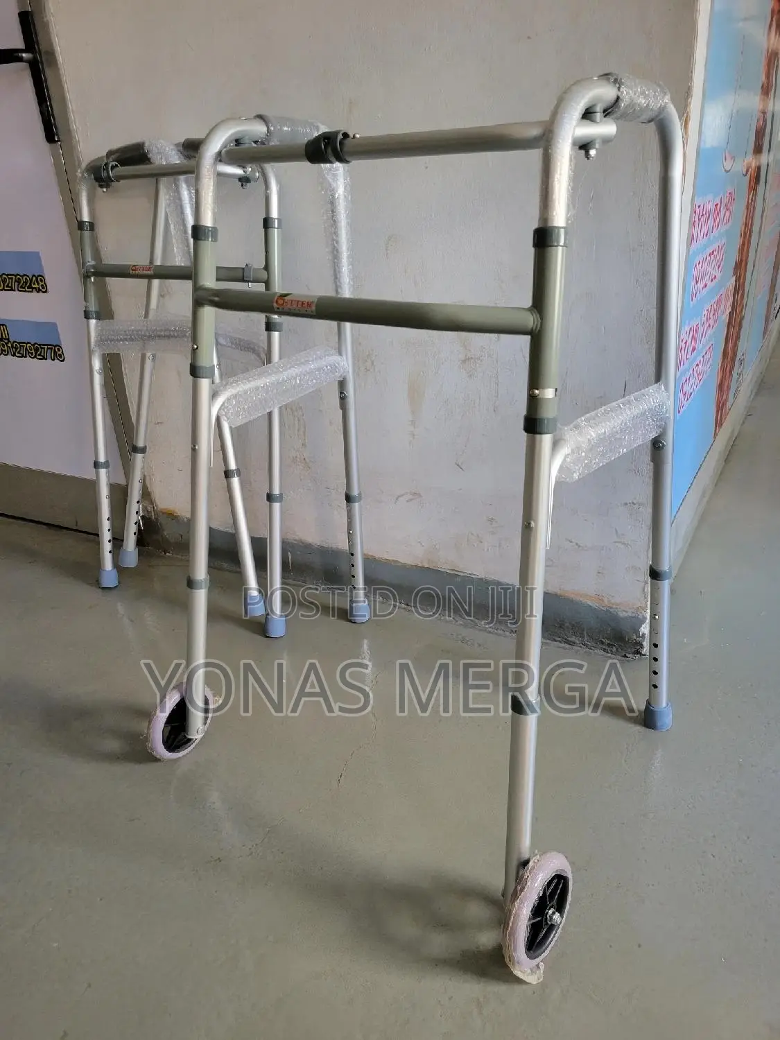 Walker፭芒walker|Stand on Legs but Need Support for Balance