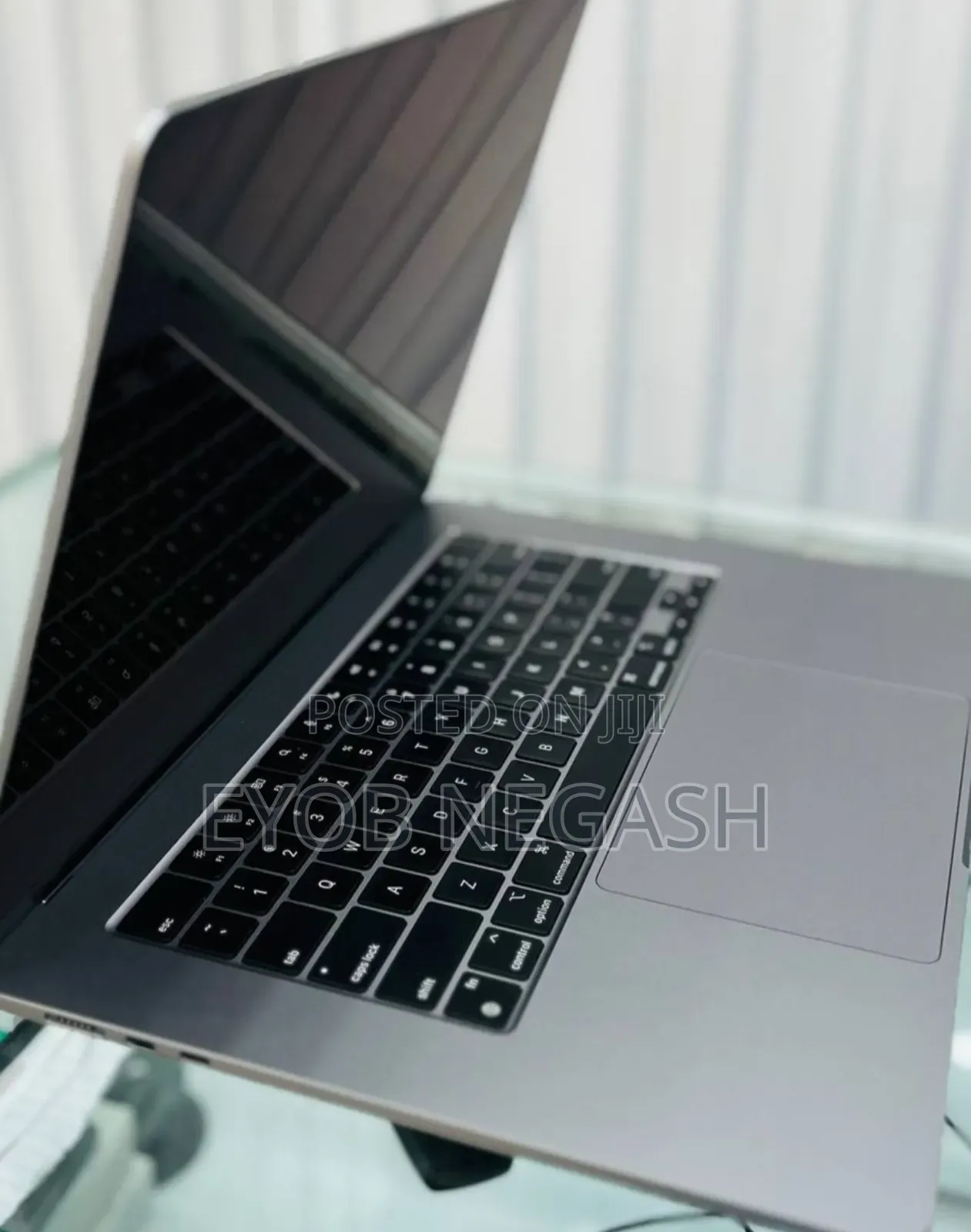 New Laptop Apple MacBook Air 2024 M3 15-Inch 8GB Apple M3 SSD 256GB