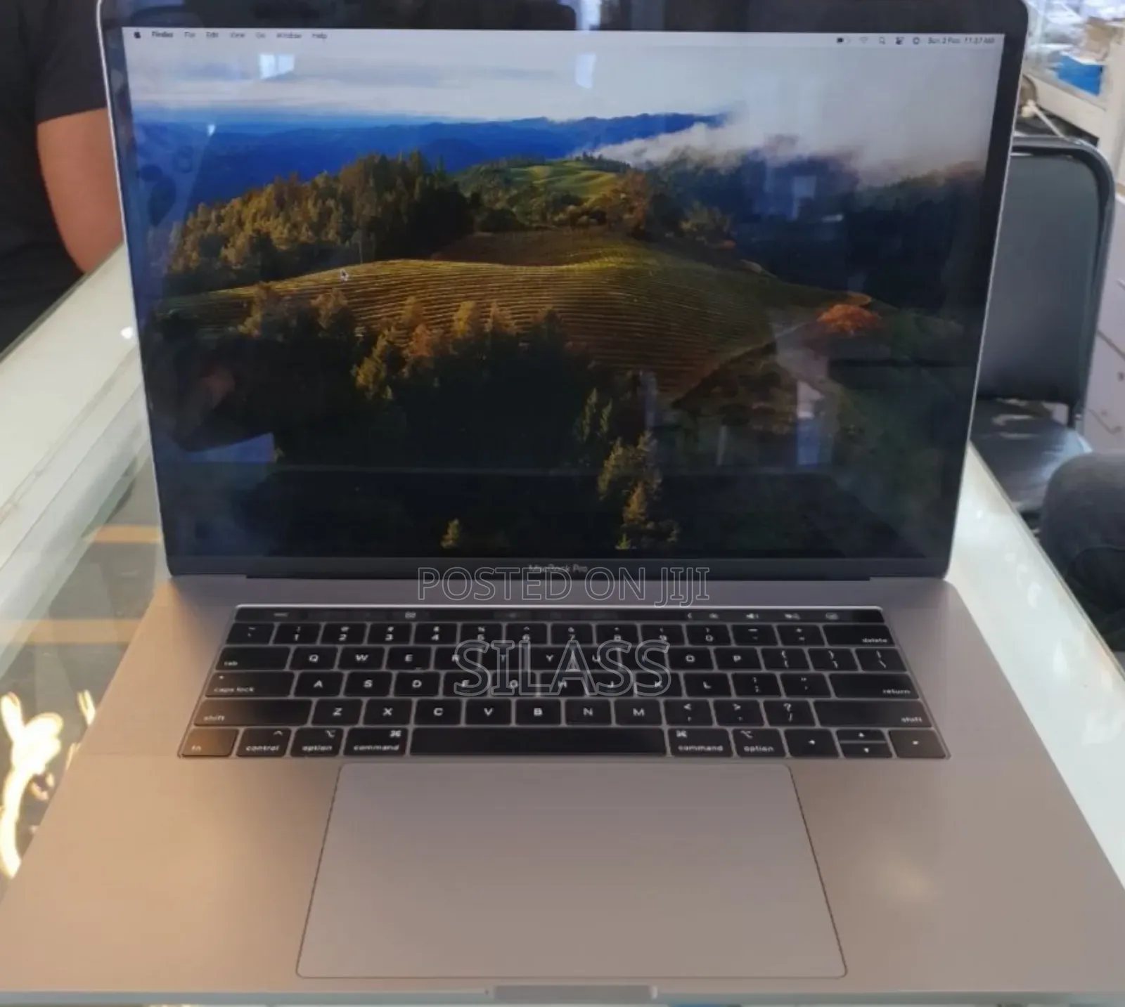 New Laptop Apple MacBook Pro 2019 16GB Intel Core I7 SSD 512GB