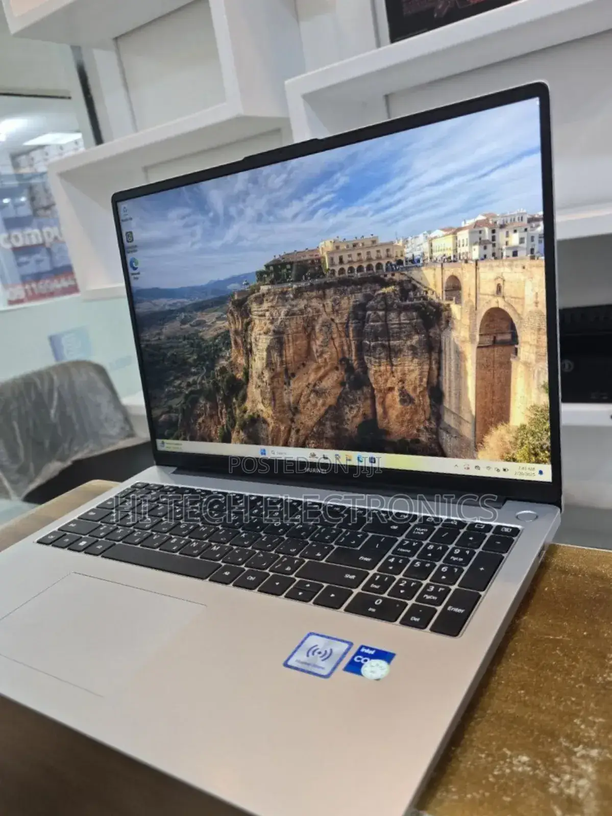 New Laptop Huawei MateBook HZ-W19 16GB Intel Core I7 SSD 512GB