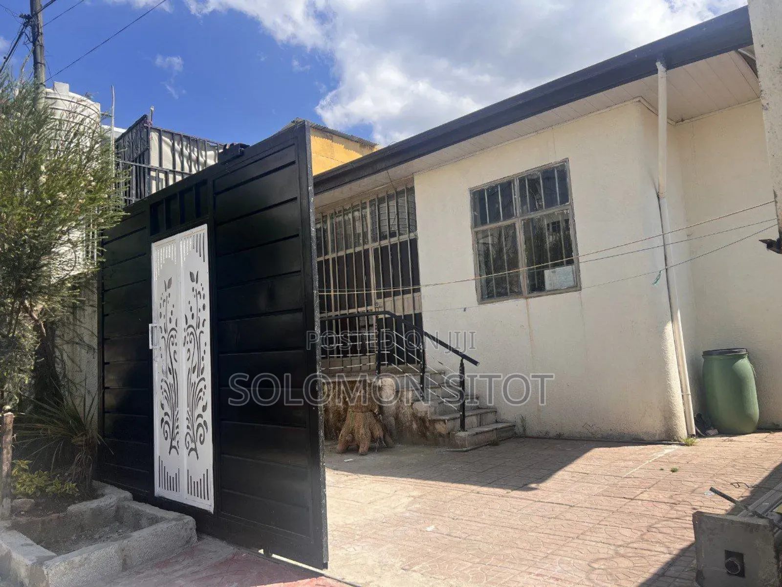 4bdrm House in Villa, Bole for sale