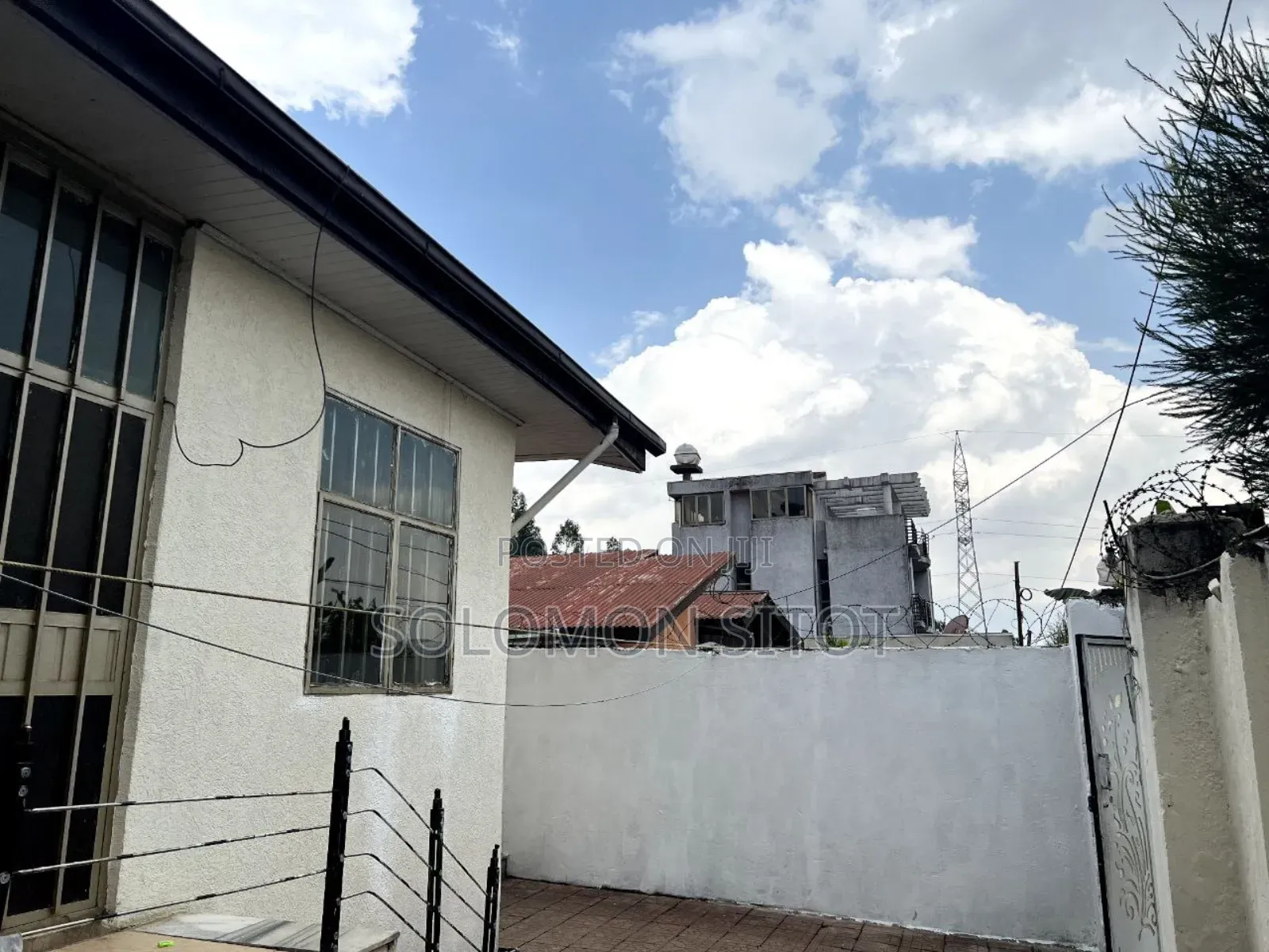 4bdrm House in Villa, Bole for sale