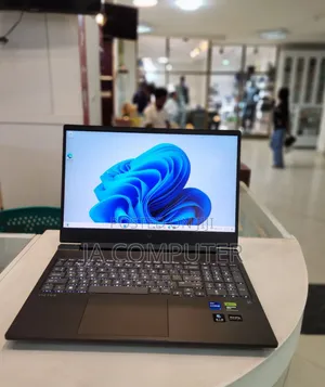 Photo - New Laptop HP Victus 16 16GB Intel Core I7 SSD 1T