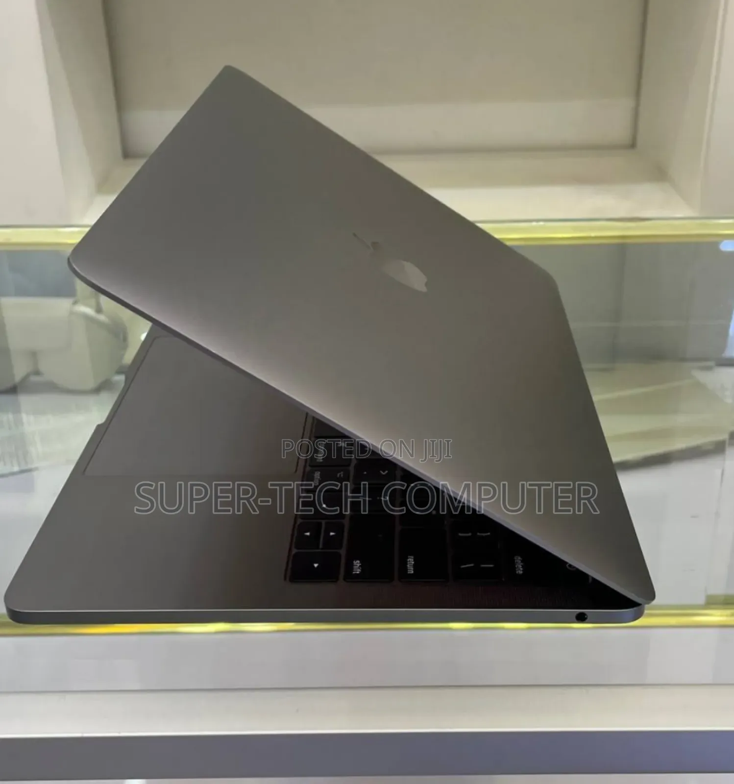 New Laptop Apple MacBook Pro 2015 8GB Intel Core I5 SSD 500GB