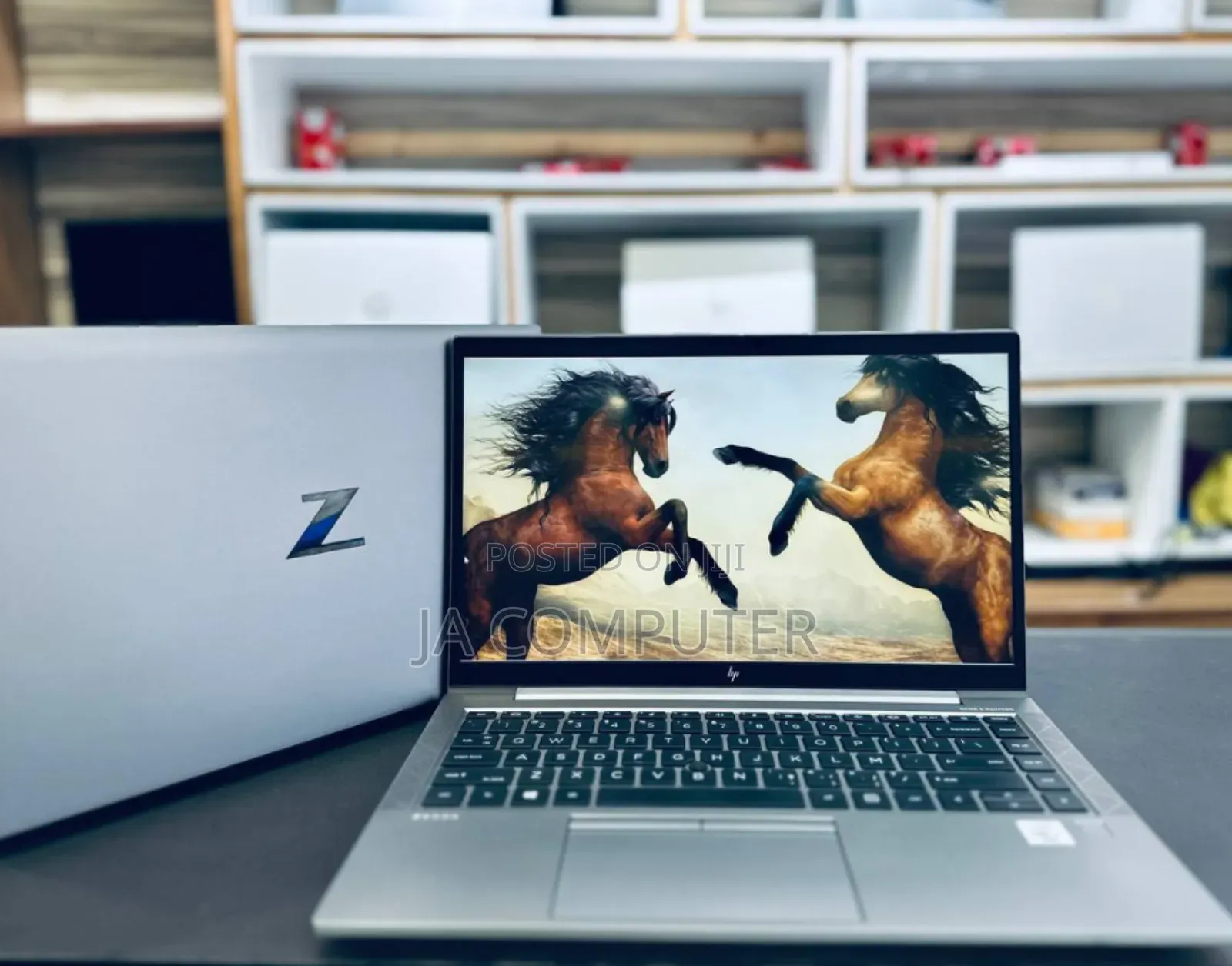 New Laptop HP ZBook Firefly 14 G7 16GB Intel Core I7 SSD 512GB