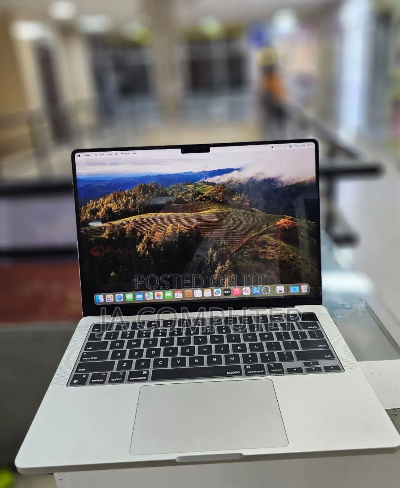 New Apple MacBook Pro 2023 M3 14-Inch 8GB Apple M3 Pro SSD 512GB