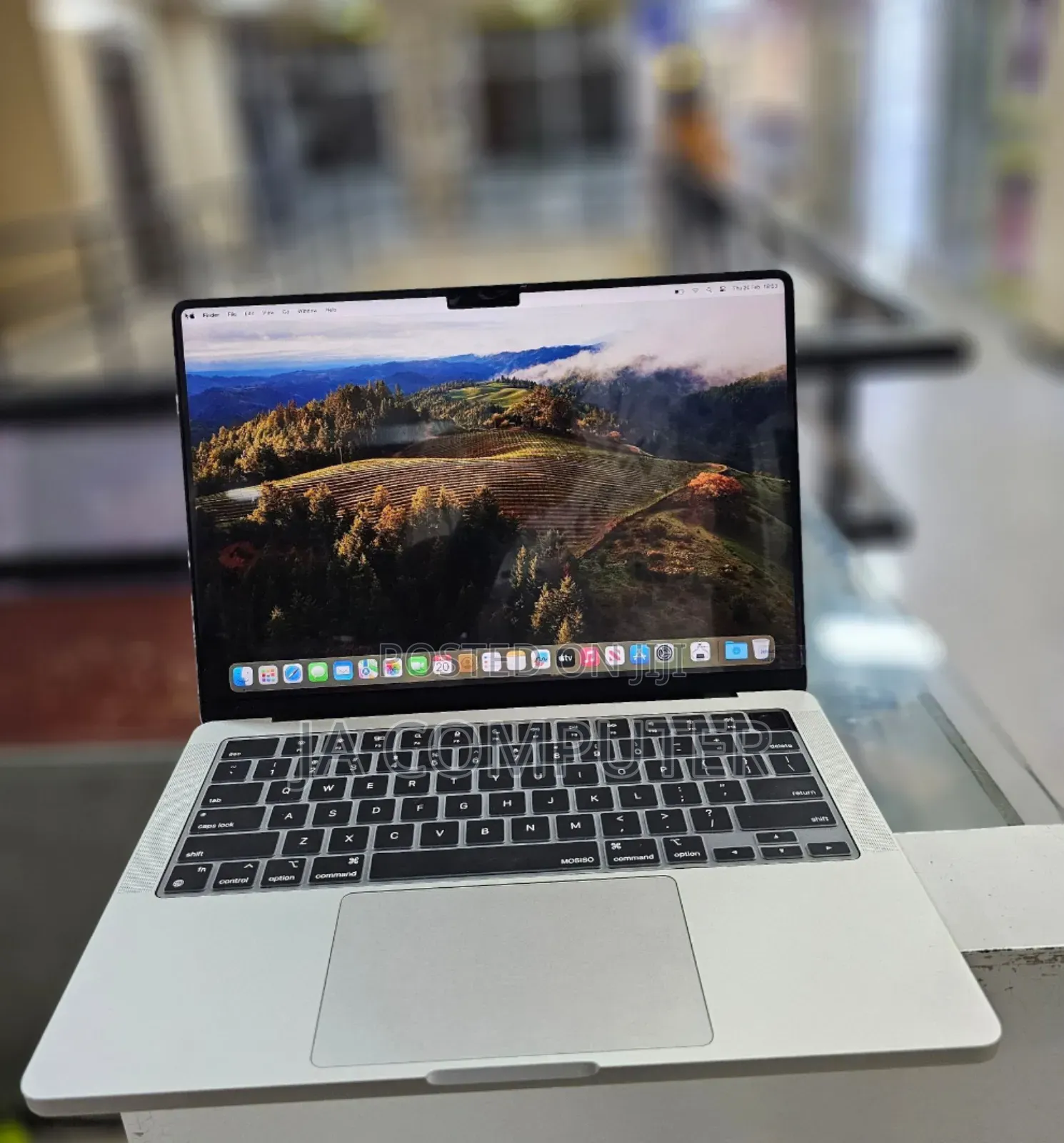 New Apple MacBook Pro 2023 M3 14-Inch 8GB Apple M3 Pro SSD 512GB