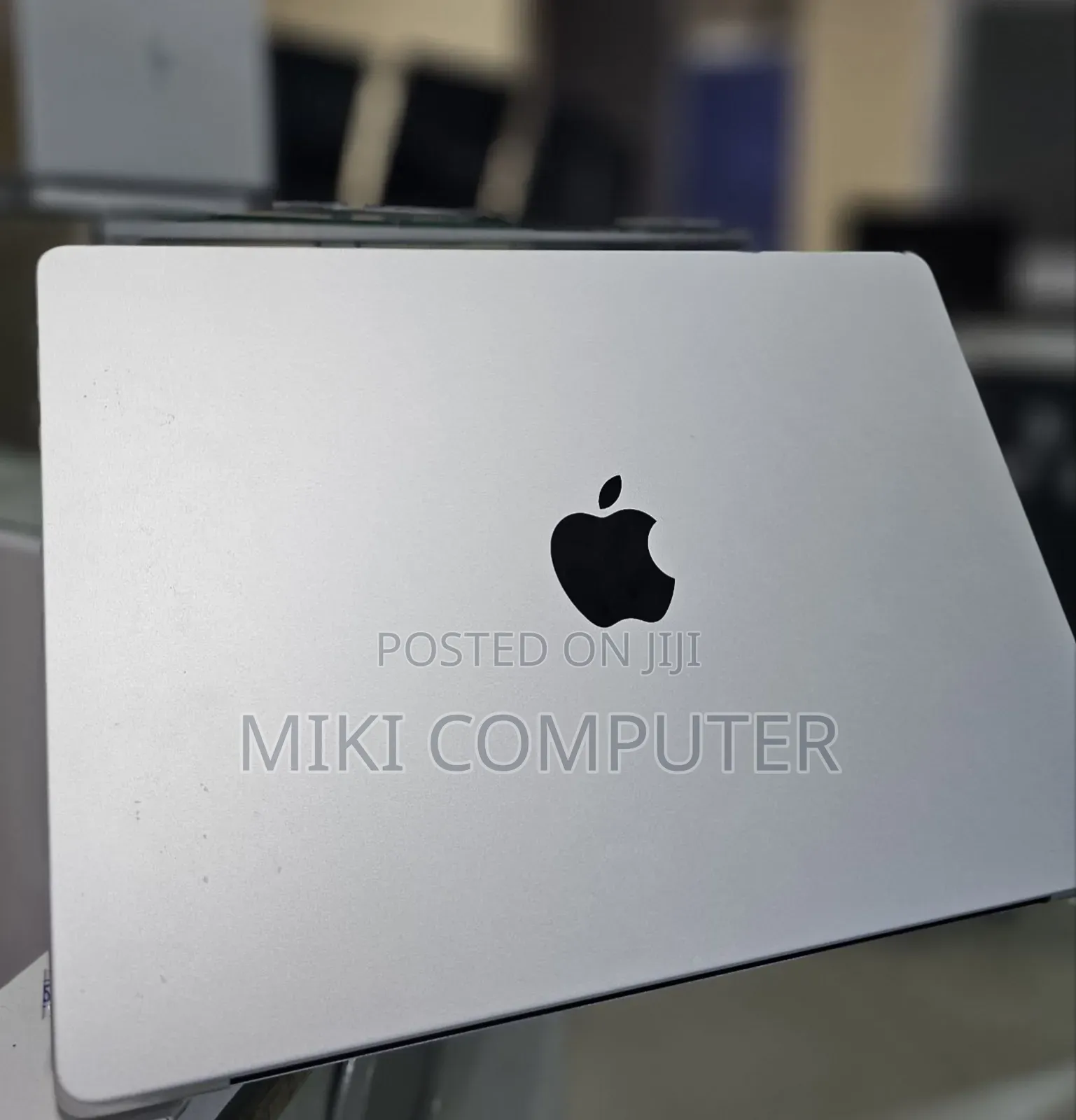 New Laptop Apple MacBook Pro 2023 M3 14-Inch 8GB Intel SSD 512GB