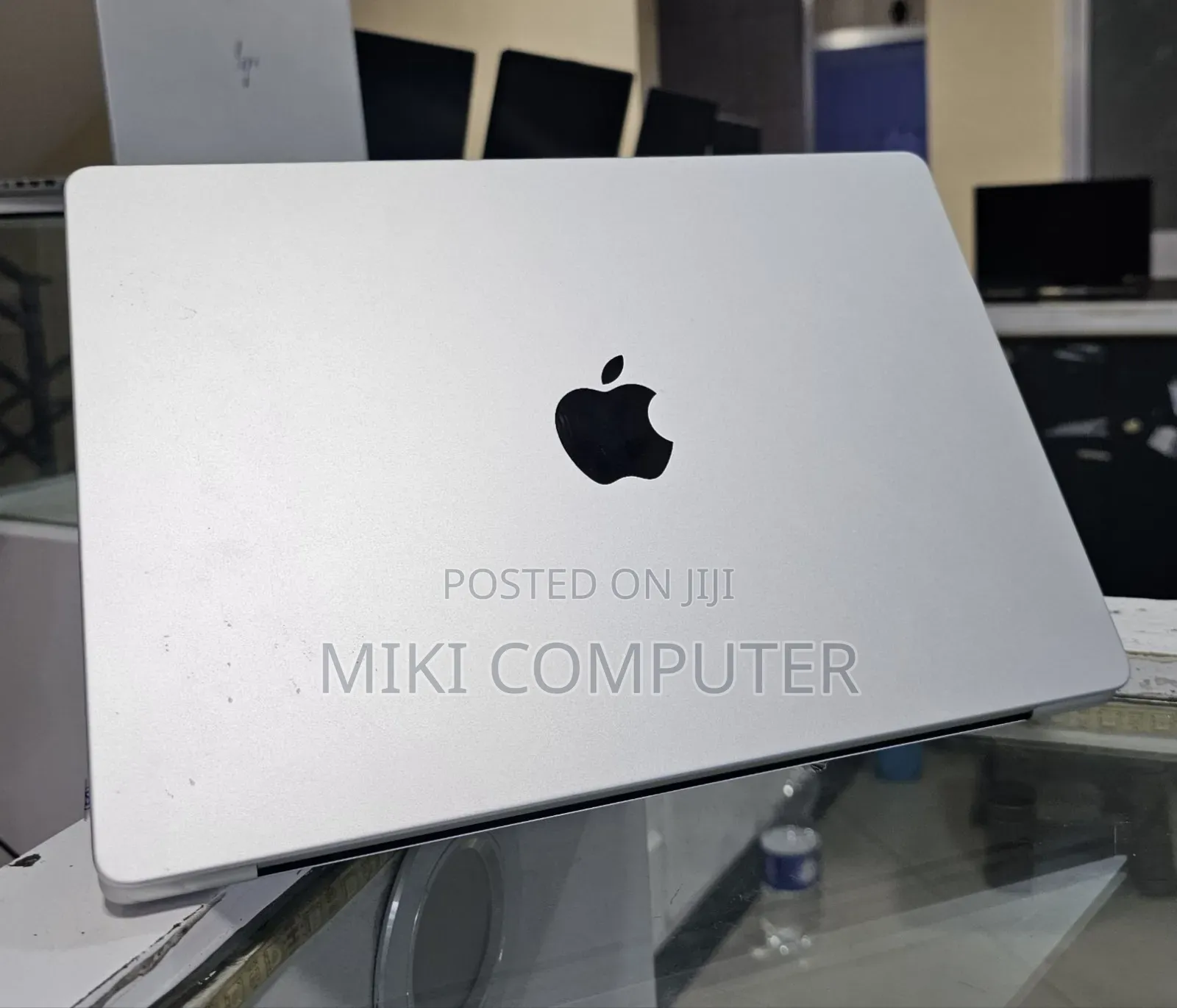 New Laptop Apple MacBook Pro 2023 M3 14-Inch 8GB Intel SSD 512GB