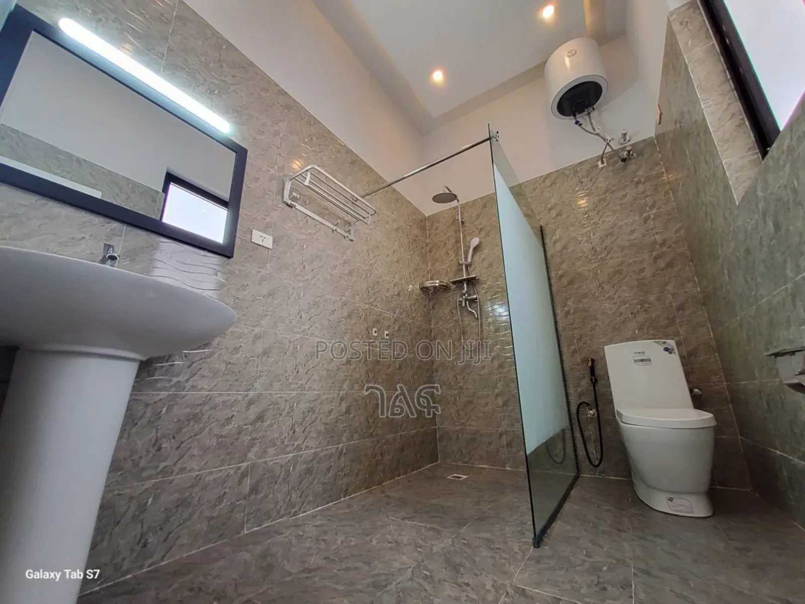 3bdrm Villa in የሚሸጥ ቪላ ቤት
  ሰሚት, Bole for sale