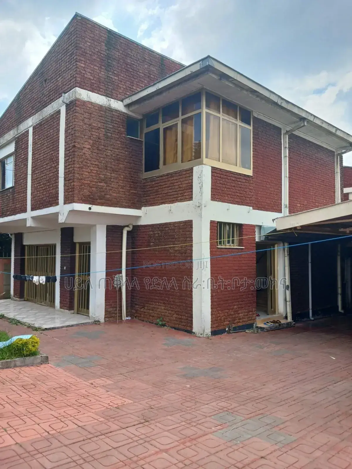 Furnished 6bdrm House in Ayat House, Yeka for sale