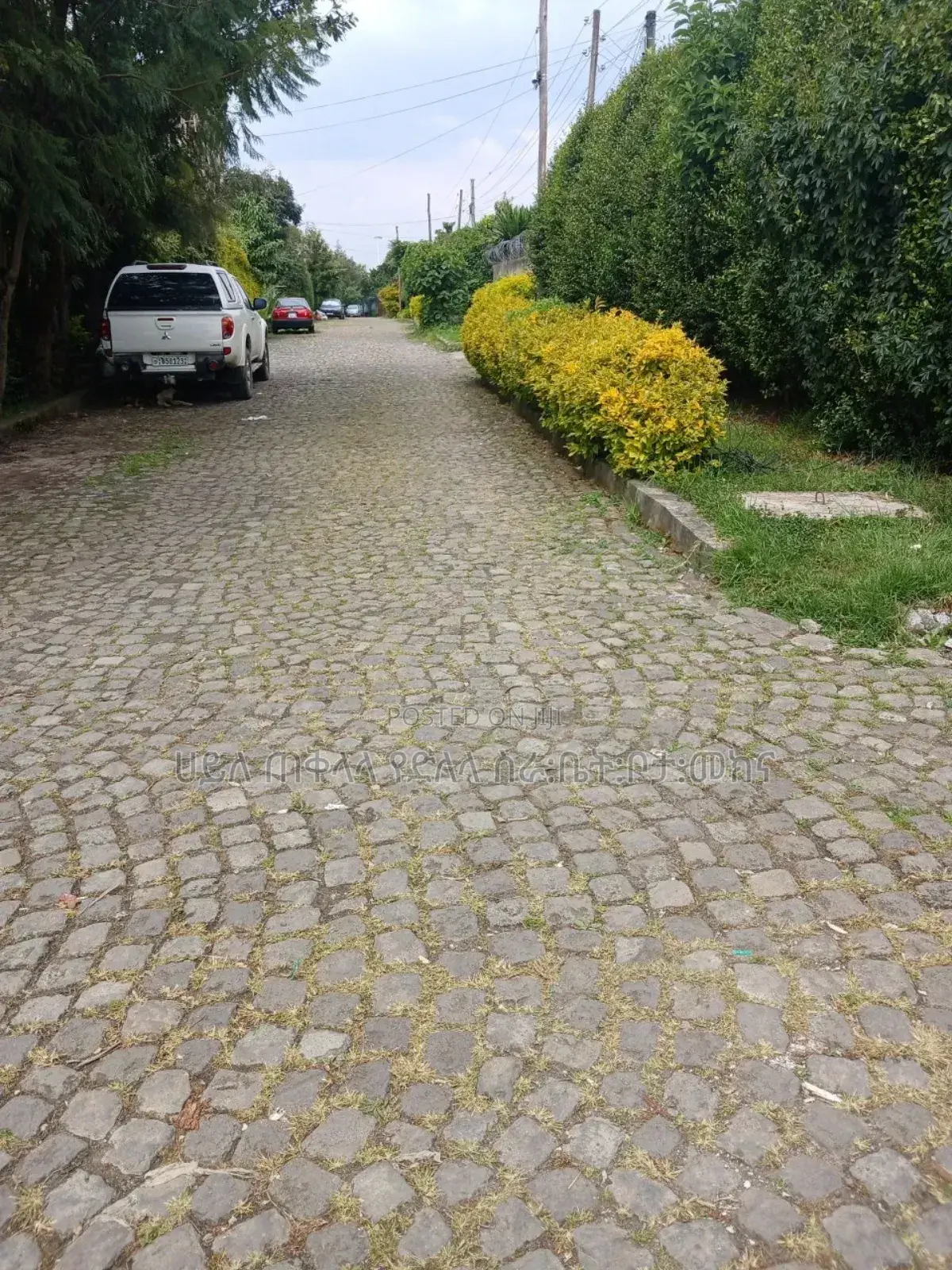 Furnished 6bdrm House in Ayat House, Yeka for sale